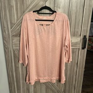 New w/o tags SUPER CUTE top w/ cut out back design, slit sides & high/low hem